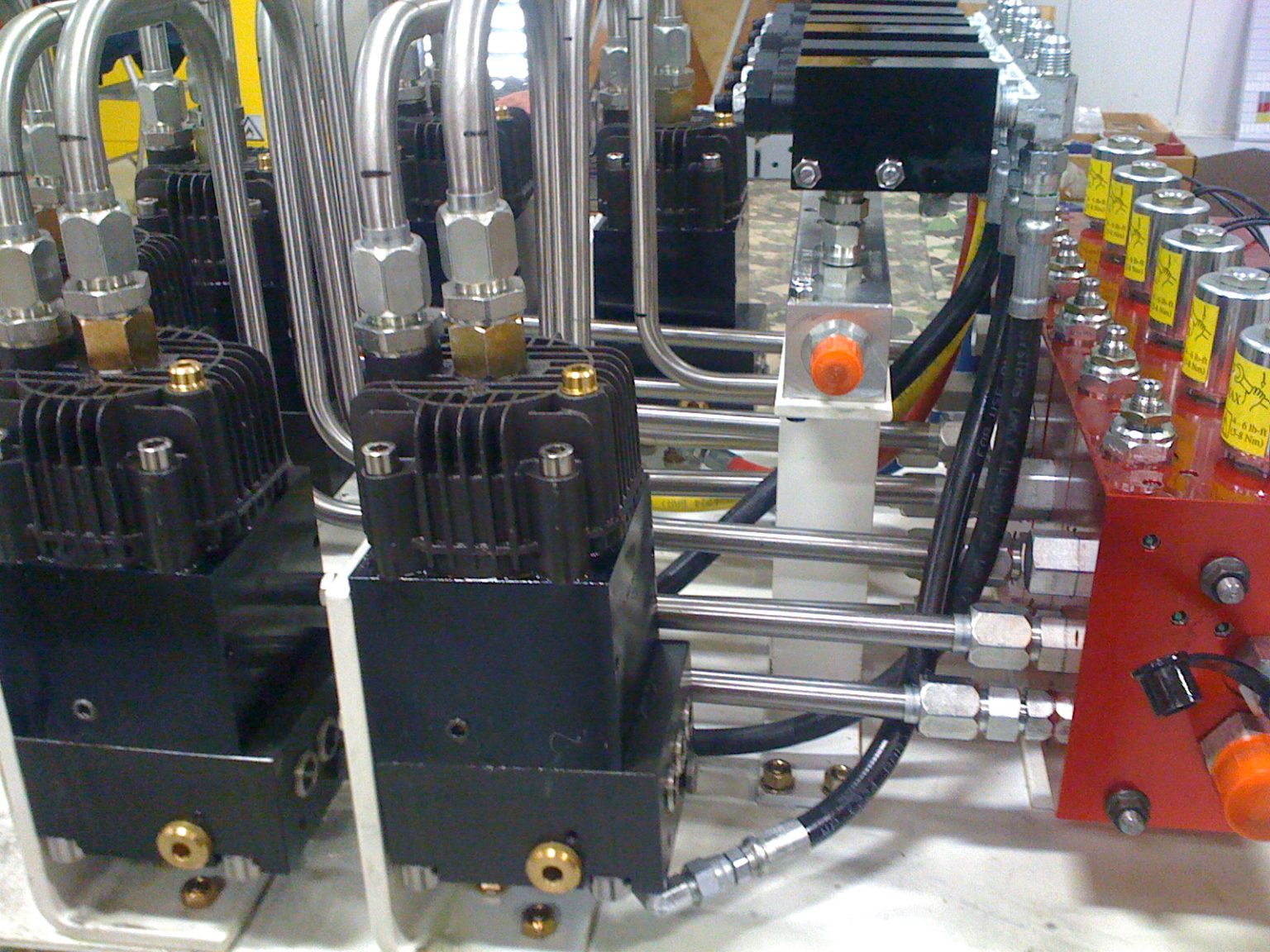 Neron Pumps Canada high pressure hydraulic pumps